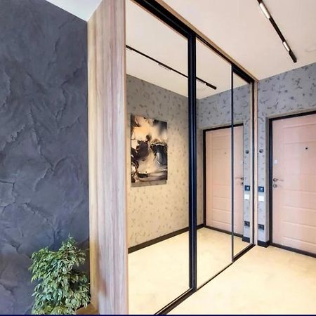 Kiev Home Apartments - станция метро Шулявская и рядом три ТЦ Мармелад, Аркадия, Космополит Экстерьер фото